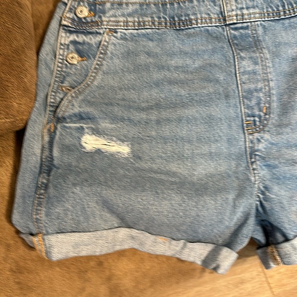 Old navy over all shorts size large. - Picture 4 of 5